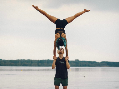partner_acro_preview.png partner_acro_preview.png